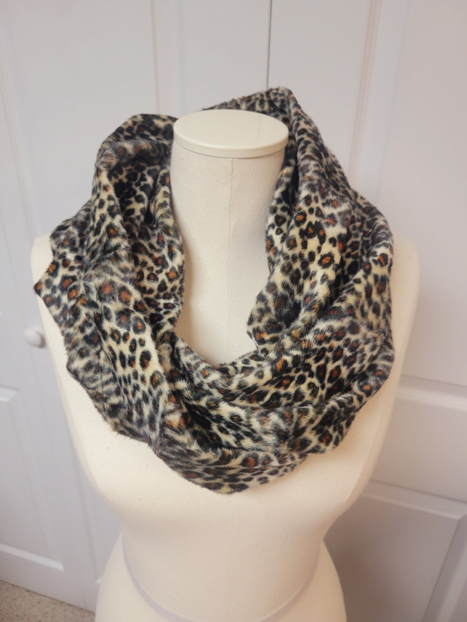 Single loop scarf 